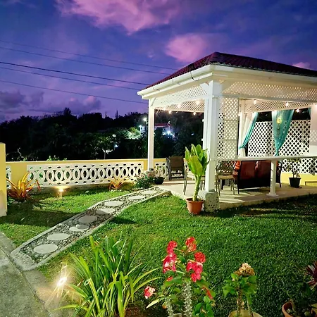 Sunsetcrest Tranquil Getaway Apartment